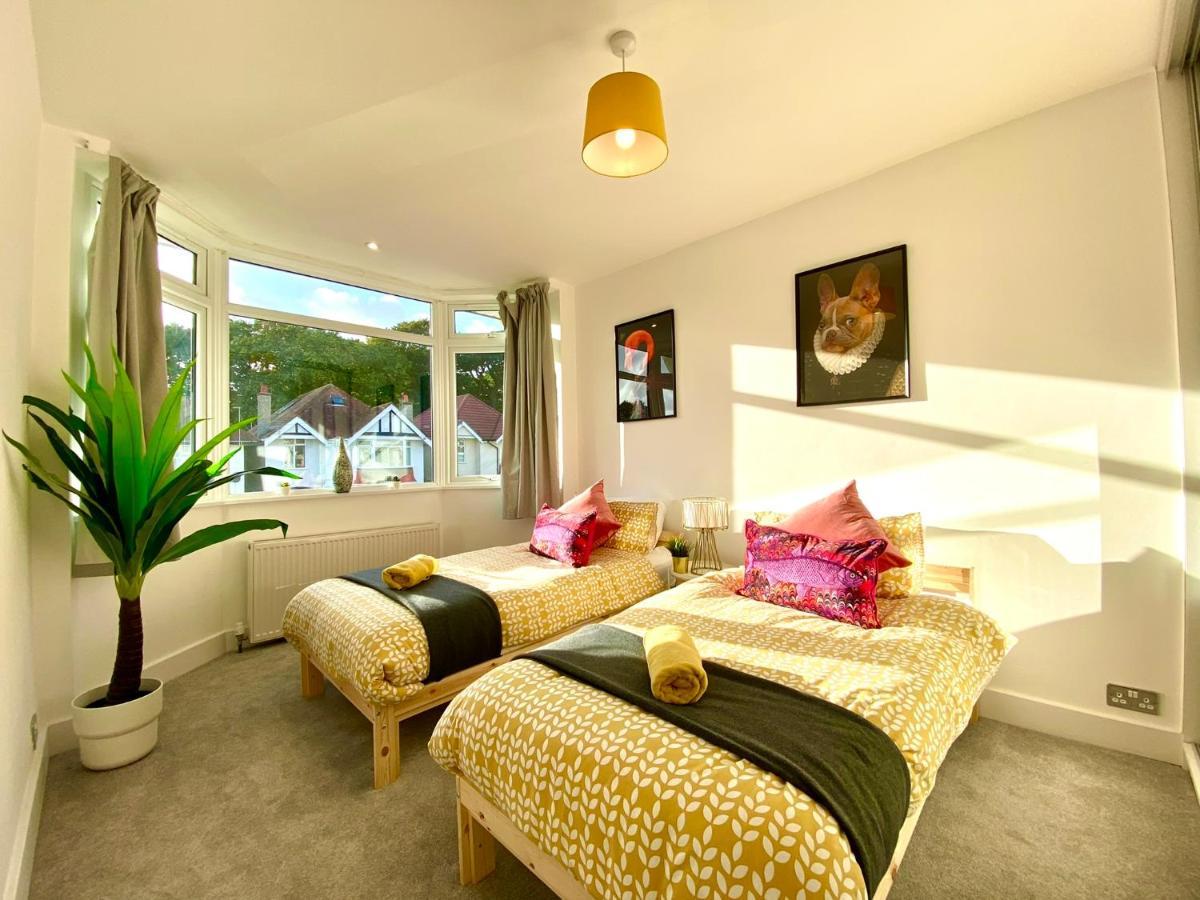 2 Min Walk To The Best Beach! Stunning Newly Refurbished Stylish 2 Bedroom Apartment! - Great Location - Free Parking - Fast Wifi - Smart Tv - Sleeps Up To 4! Close To Bournemouth & Poole Town Centre & Sandbanks Kültér fotó