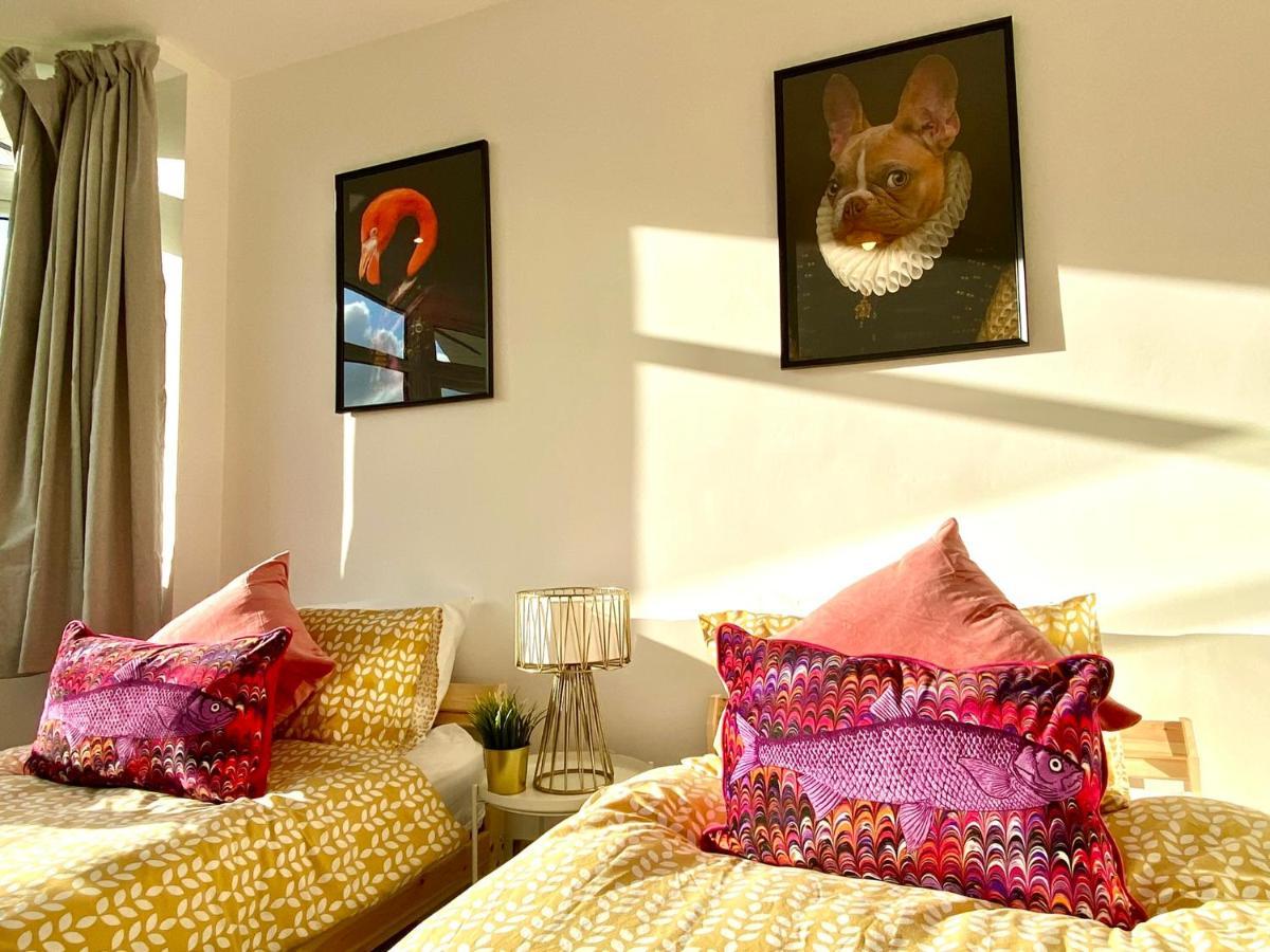 2 Min Walk To The Best Beach! Stunning Newly Refurbished Stylish 2 Bedroom Apartment! - Great Location - Free Parking - Fast Wifi - Smart Tv - Sleeps Up To 4! Close To Bournemouth & Poole Town Centre & Sandbanks Kültér fotó